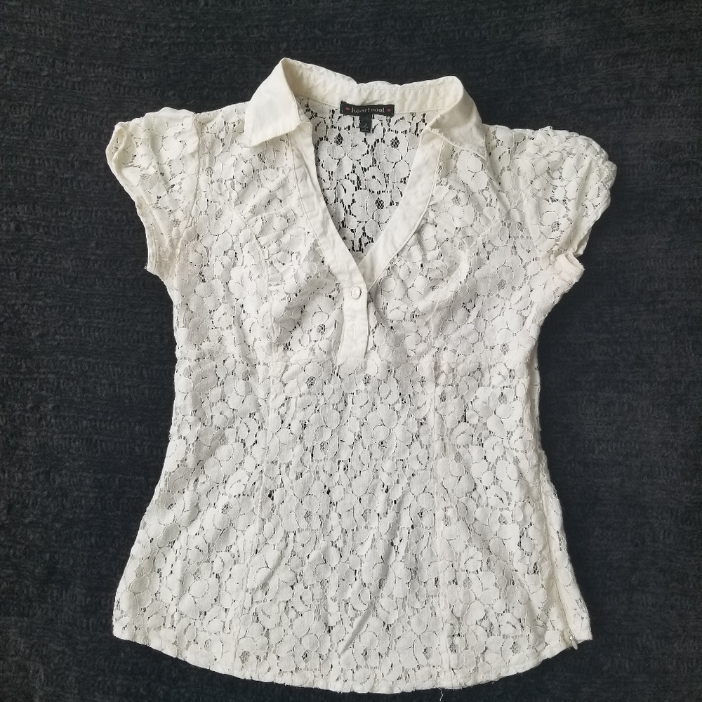 GENTLY USED HEART SOUL LACE TOP